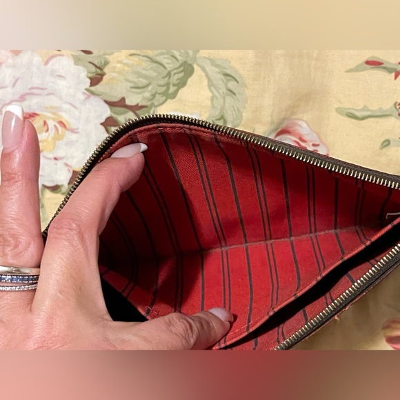 ⛔️SOLD⛔️Authentic Louis Vuitton Neverfull Pochette Wristlet Damier Ebene - Picture 11 of 16